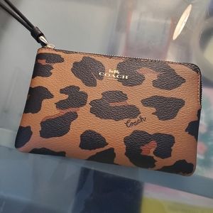 New Coach Leopard Corner Zip wallet